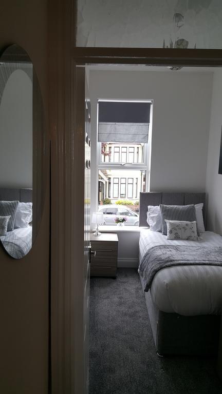 Seventy Eight Apartment Сътън он Сий Екстериор снимка