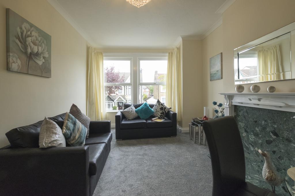 Seventy Eight Apartment Сътън он Сий Екстериор снимка