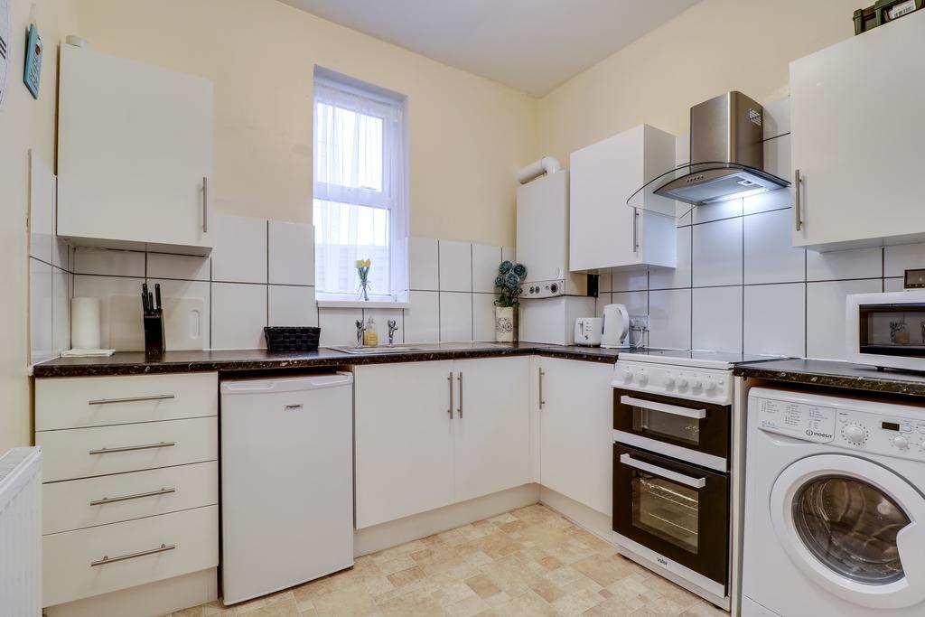 Seventy Eight Apartment Сътън он Сий Екстериор снимка