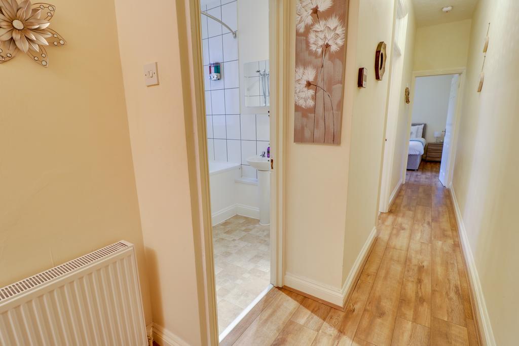 Seventy Eight Apartment Сътън он Сий Екстериор снимка