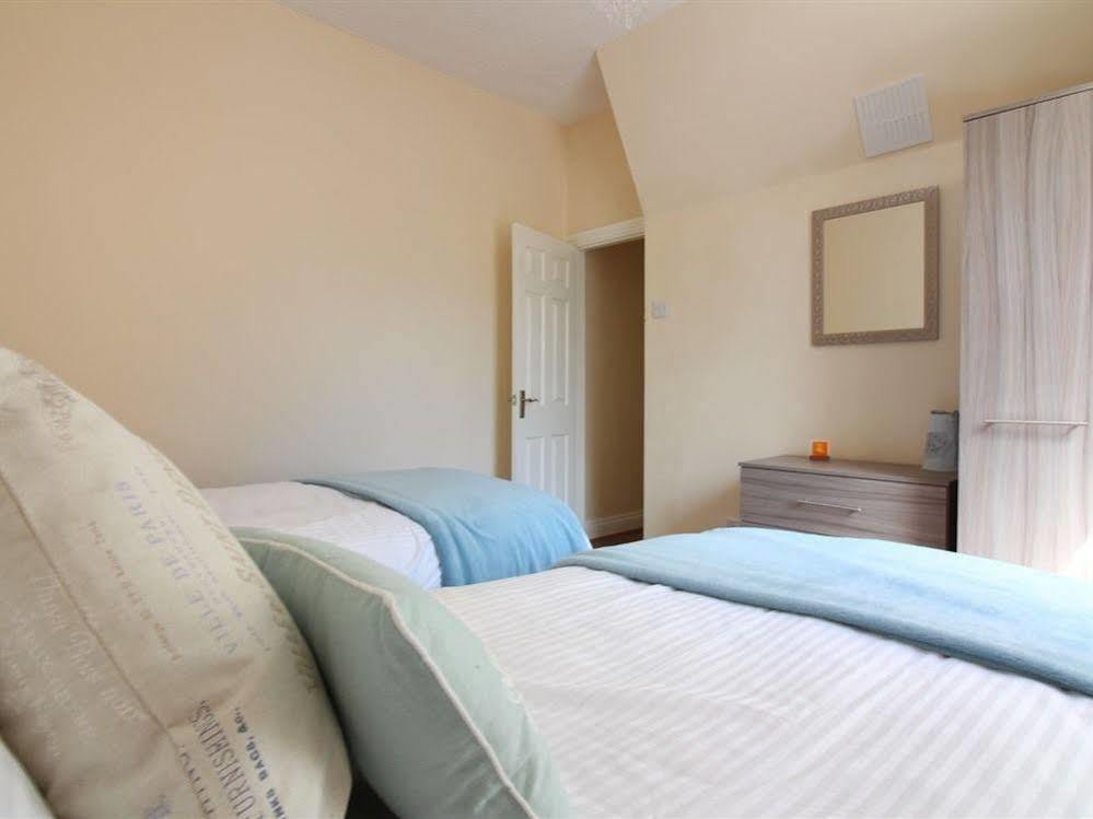 Seventy Eight Apartment Сътън он Сий Екстериор снимка