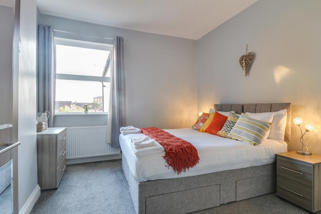 Seventy Eight Apartment Сътън он Сий Екстериор снимка