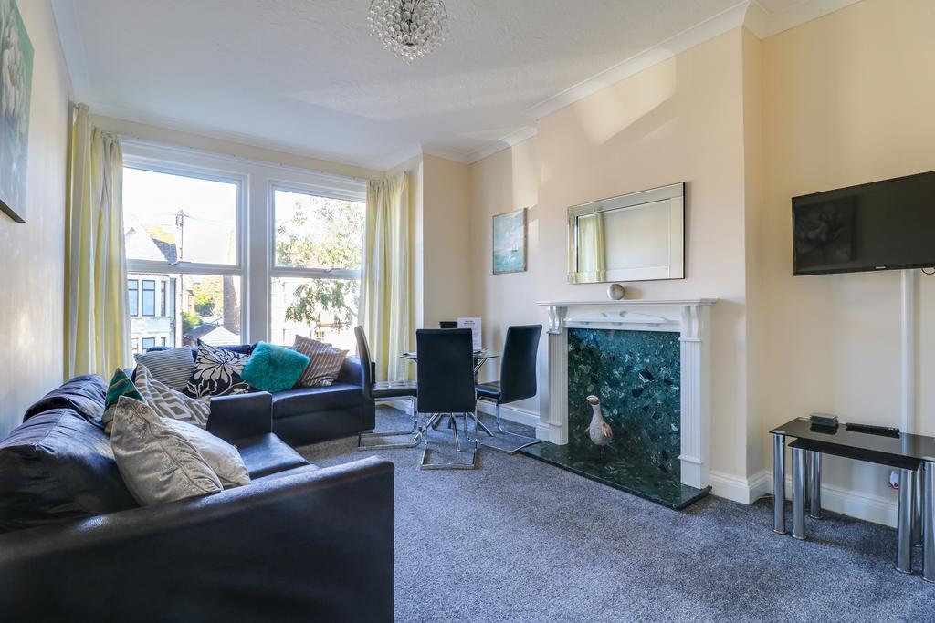 Seventy Eight Apartment Сътън он Сий Екстериор снимка