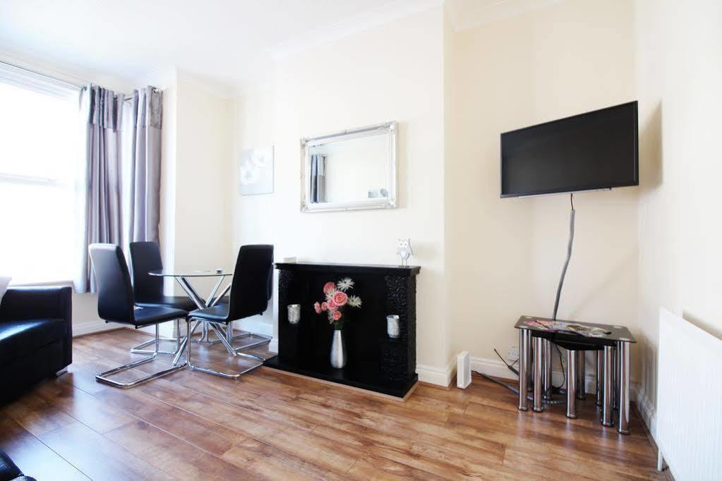 Seventy Eight Apartment Сътън он Сий Екстериор снимка